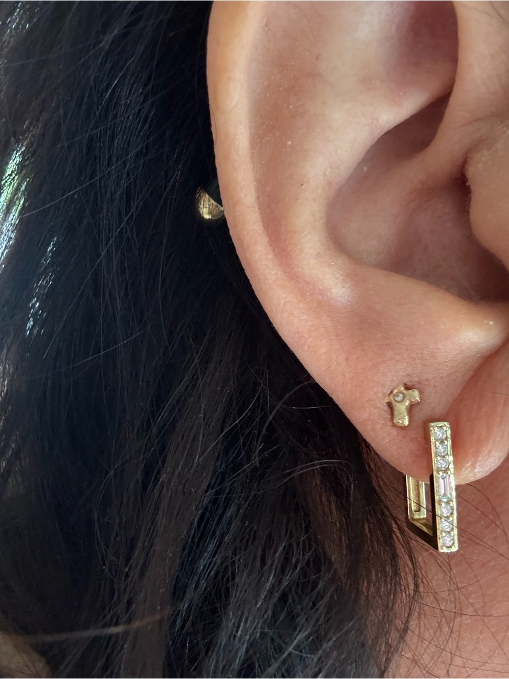 Three Stories Diamond 14k Yellow Gold Hoop Huggy Earrings
Current Retail $2780 - Picture 2 of 7